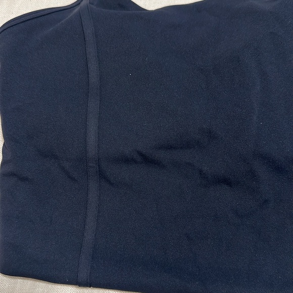 Abercrombie YPB sculptLUX Sports Bra in black - Picture 4 of 5